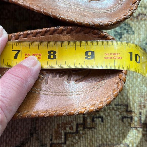 Clark’s leather beaded slip on shoes. Size 7M - Picture 8 of 9